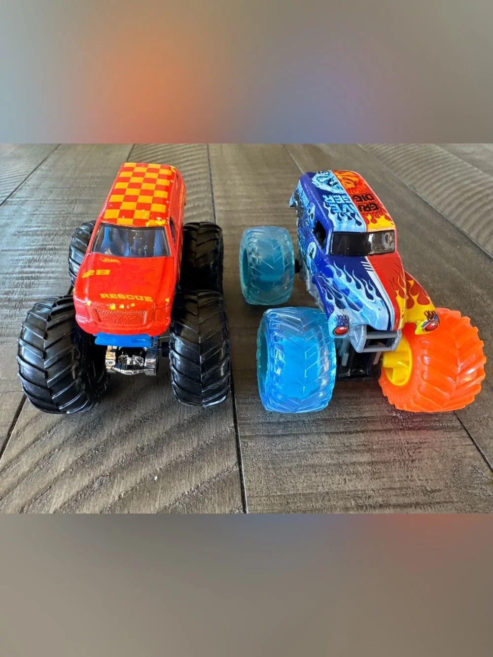 Hot Wheels Town Hauler & Monster Jam Fire Ice Grave Digger Monster Trucks